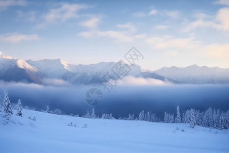 山上美丽的雪景图背景图片