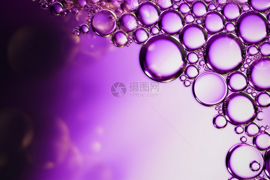 抽象紫色气泡背景图片