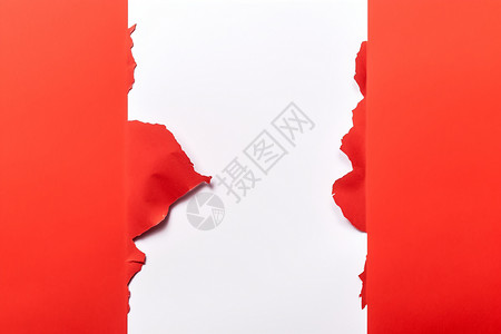 创意撕纸白色背景上的两半红色撕纸图片背景