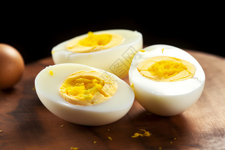 新鲜切开鸡蛋高清图片