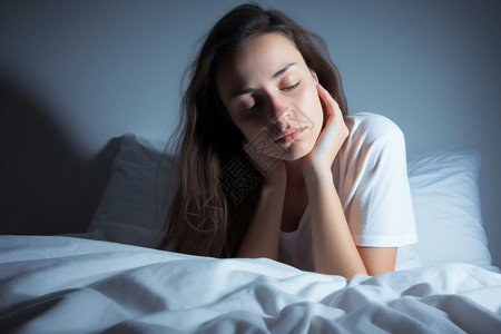 患失眠应激疾病的年轻女性高清图片