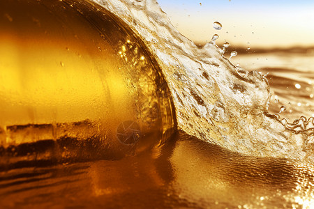 抽象的啤酒液体背景图片