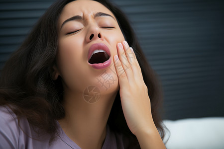 舌头溃疡素材女人一早没睡醒打瞌睡背景
