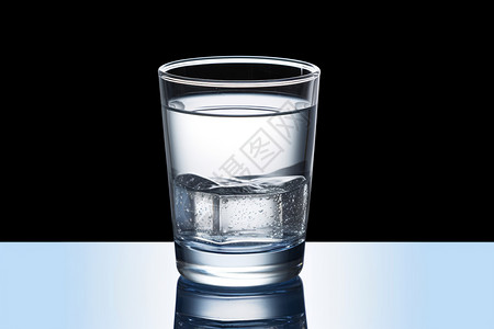 玻璃水杯背景图片