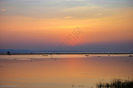 鄱阳湖平静湖面上的自然景观背景