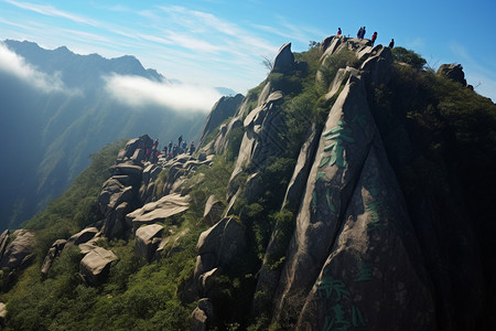 岩石耸立的山顶背景图片