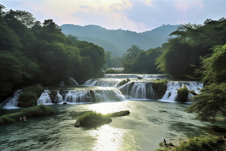 美丽的高山绿水森林景观背景