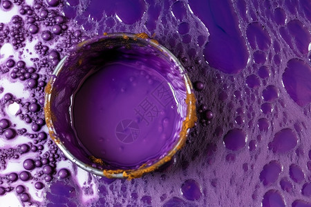 紫色漂浮斑点紫色的液体颜料设计图片
