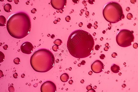 红色浓稠血滴玻璃上的红色水滴设计图片