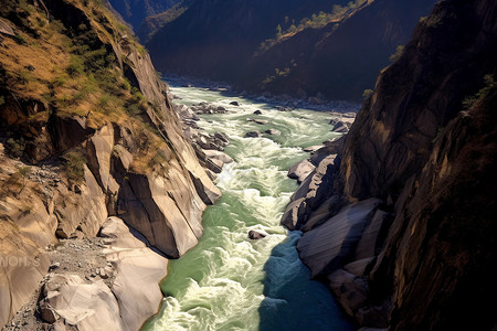 水流湍急的峡谷图片