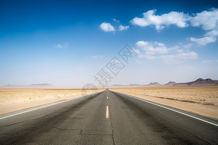 蓝天下空旷的公路背景图片