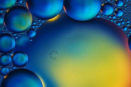 蓝色圆形泡泡从水底冒出的气泡设计图片