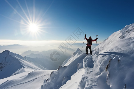 山峰在燃烧登山者在山顶背景