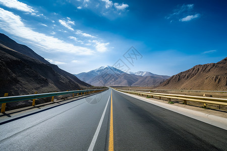 划分车道的高速公路背景图片
