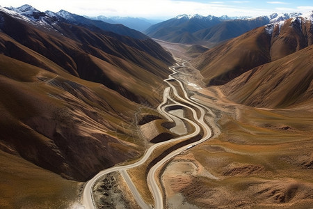 荒野山间的山路图片