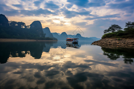 平静水面高清云彩，反射，水面，漓江，船，高清背景