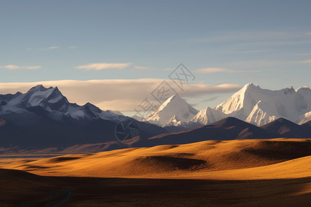 高原上的喜马拉雅山山峰图片