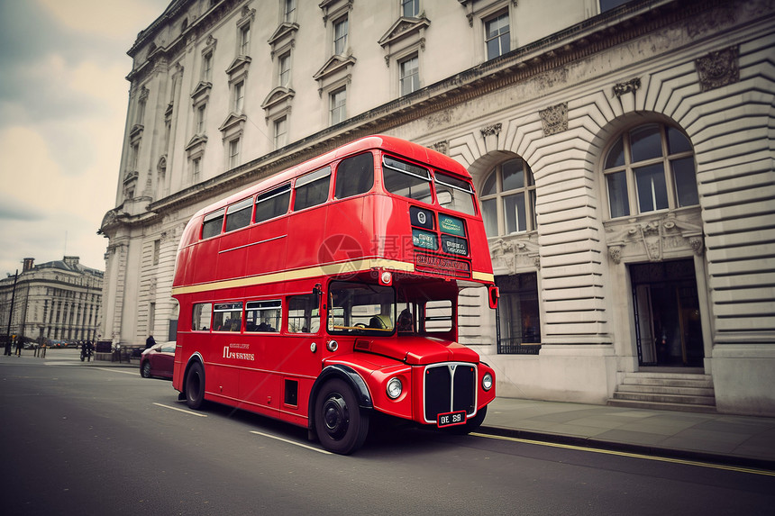 街景上的红色巴士图片