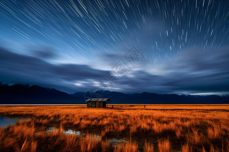 美丽青海湖傍晚时分的美丽星空设计图片