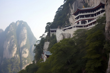 山顶的寺庙图片