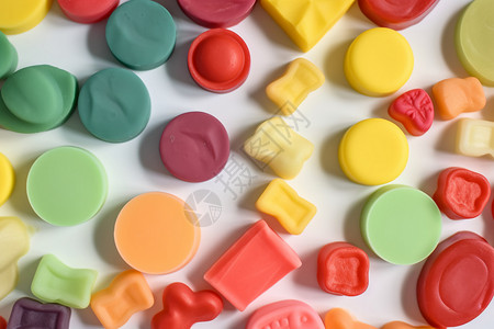 不同造型的彩色软糖高清图片