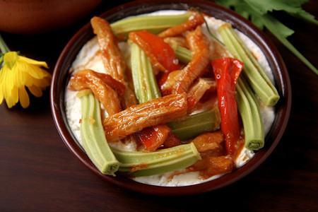 秋葵蔬菜桌面上美味中国菜设计图片