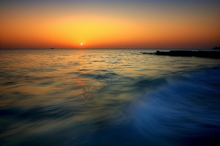 黄昏下的海洋图片