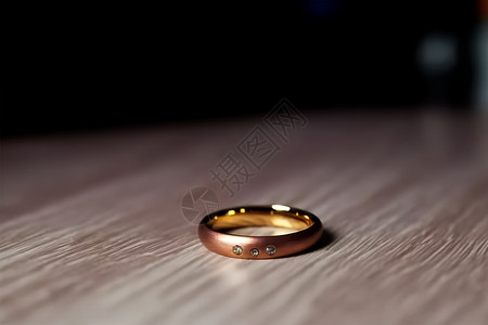 求婚的戒指图片