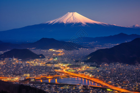 城市里美丽的夜景图片