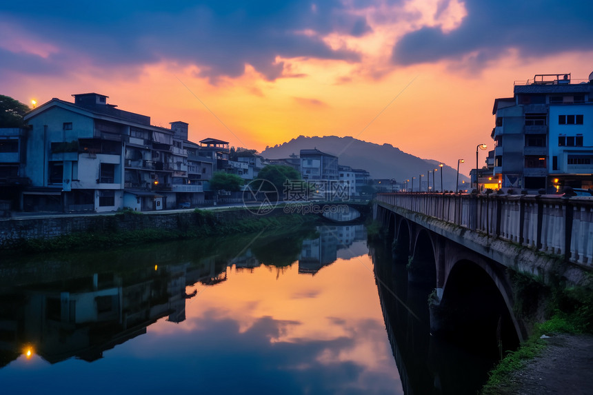 日落下的运河小镇图片