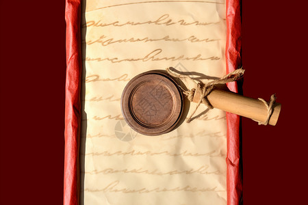 红色信件复古的历史信件设计图片