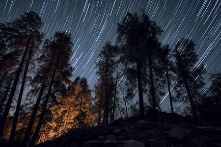 山区森林的夜晚星空图片