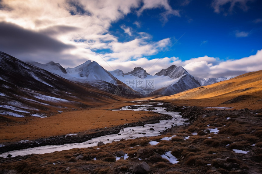 美丽的日出雪山图片