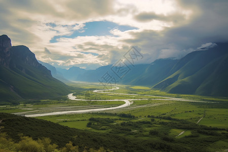 夏季的山间景色图片