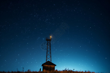 小信号夜景下的信号塔背景