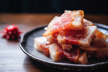 美味的腊肉煮猪肉饭高清图片