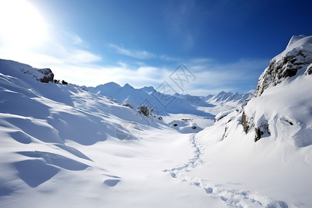 雪山山脉的自然景观图片