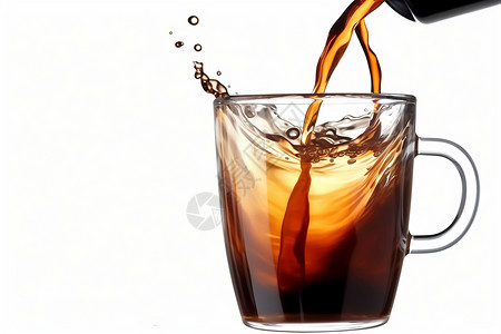 咖啡倒入玻璃杯中高清图片