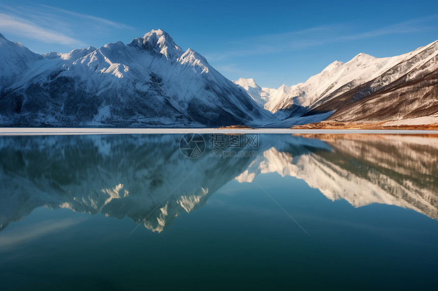 雪山的自然美景图片