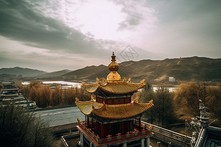 寺庙外的高山背景图片