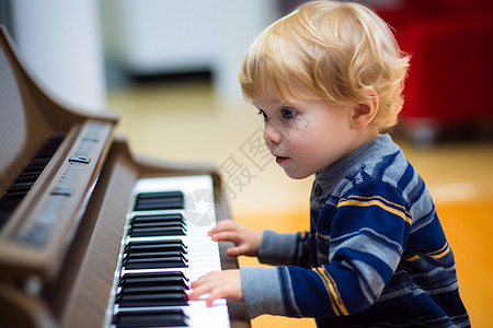 幼儿在弹钢琴背景图片