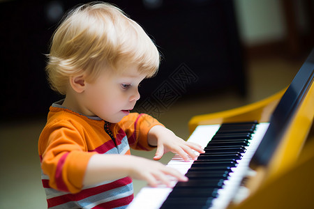 孩子学习弹琴图片