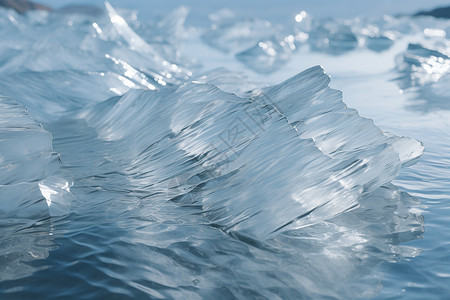 特写镜头寒冷的冬季结冰的湖面设计图片