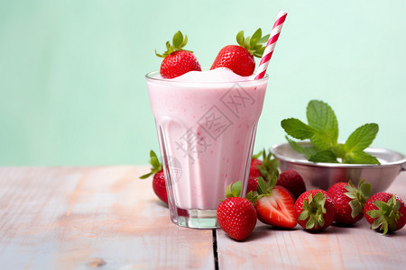 草莓璃杯杯中放着草莓的饮品背景