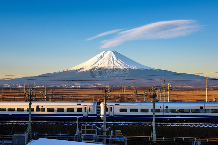 富士山下的火车图片