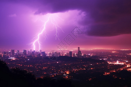 紫色闪电中的城市景观图片