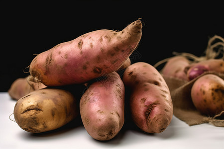 新鲜出土的红薯背景图片