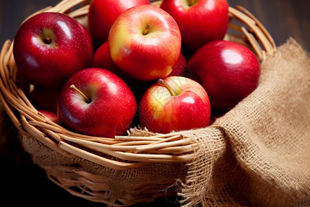 酸甜可口的红苹果背景图片