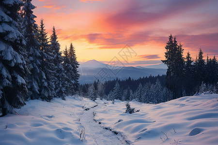 黄昏雪山美丽的雪山景观背景