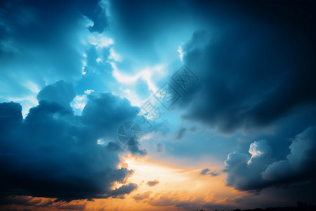 多云天气的天空图片